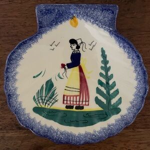 Quimper France Hand Painted Shell Dish